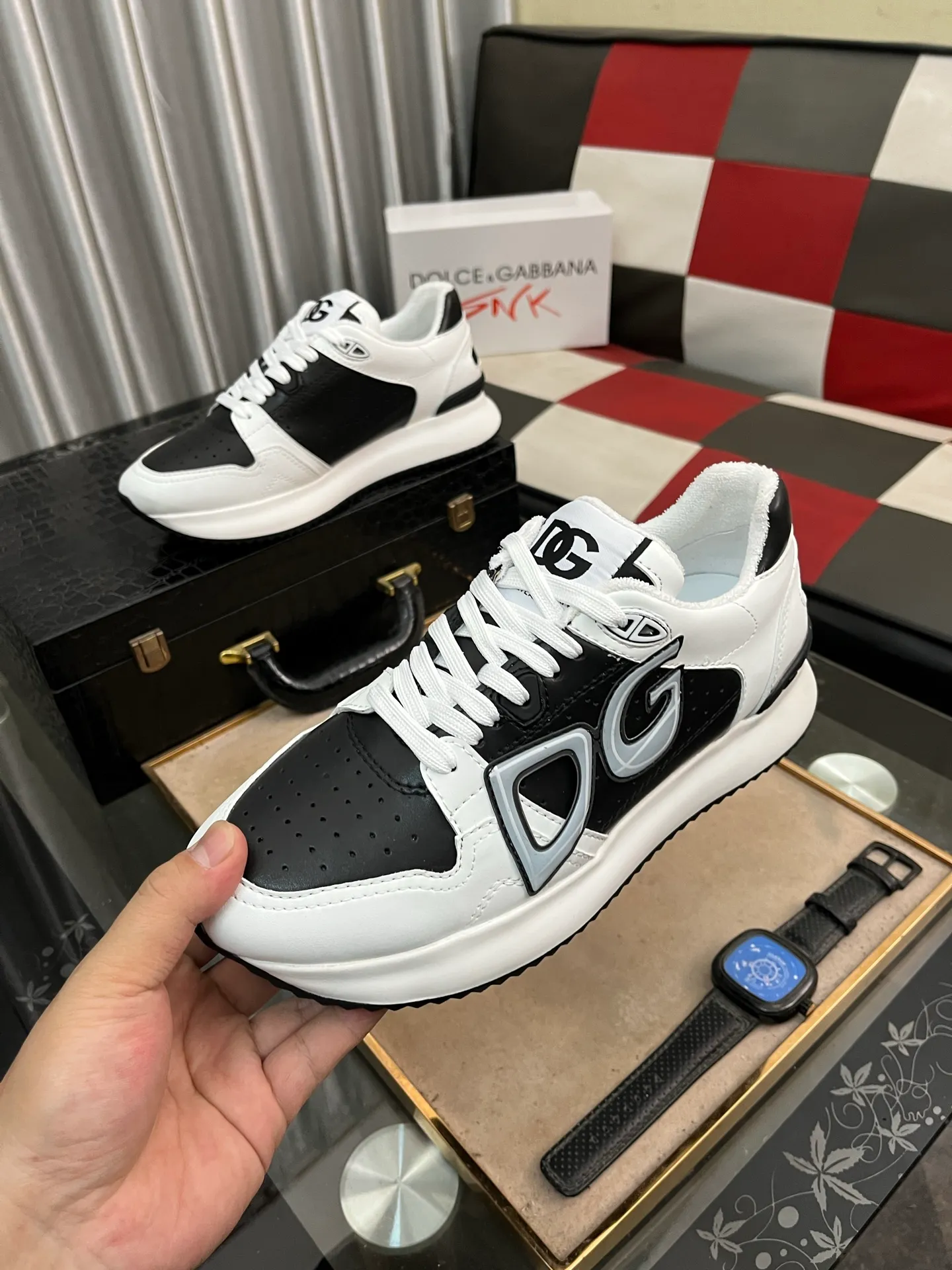 Men's men's shoes💰500⌚️⌚️New Dolce & Gabbana/top original DG heavy industry series, new casual fashion shoes👟Simple and elegant style, fashionable and exclusive👑Fashionable and generous. Upper: Original first-layer calfskin, comfortable sheepskin lining. Original special electroplated combination outsole, exquisite and luxurious, super A level! Compared with the genuine product at the counter, the version is no worse at all💕Size: 38-46
